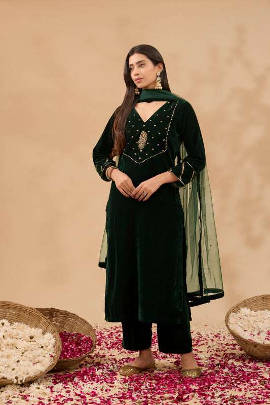 FARAH HAND EMBROIDERED EMERALD VELVET KURTA SET (SET OF 3)