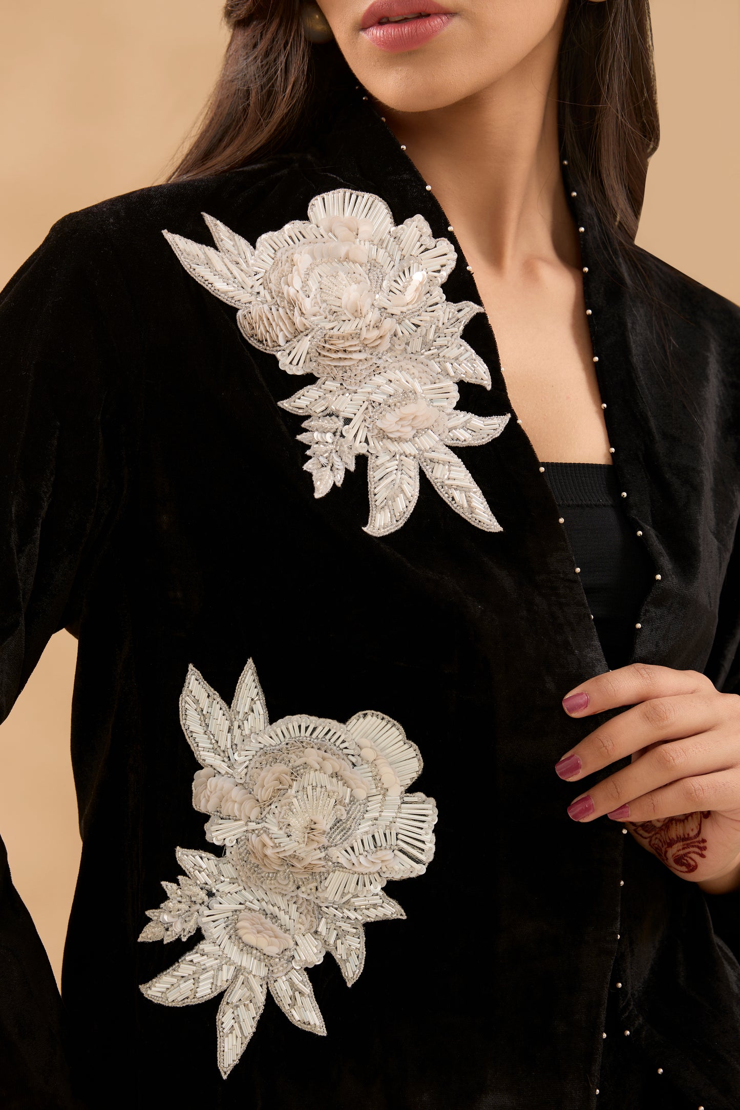 FARAH HAND EMBROIDERED FLORAL BLAZER